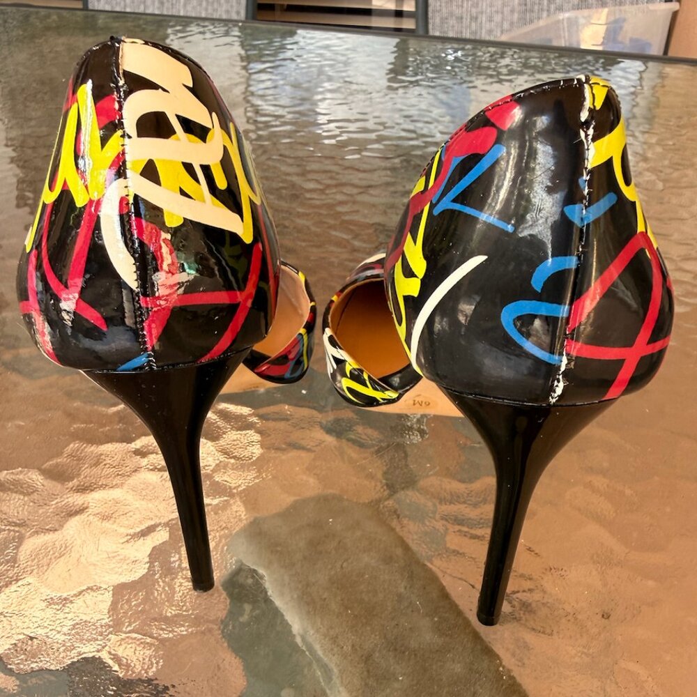 INC Interational Concepts Graffiti Print Stiletto Pumps (Size 6M) - Picture 2 of 3